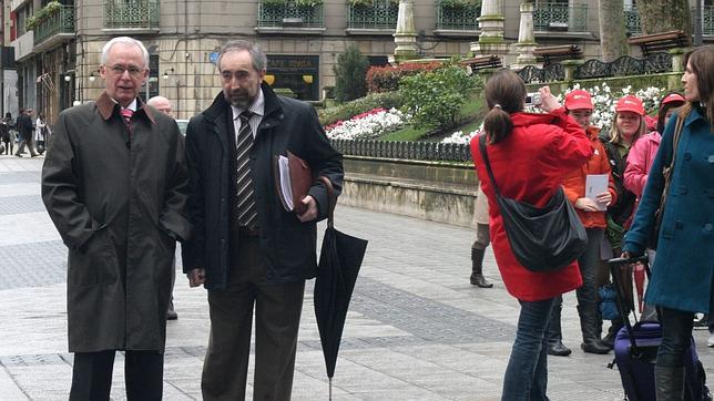 Un impulsor de la dispersión, exige ahora el reagrupamiento de los presos de ETA
