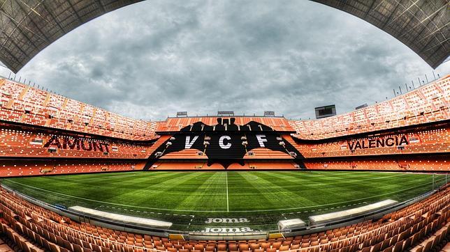 Mestalla presenta un verde perfecto