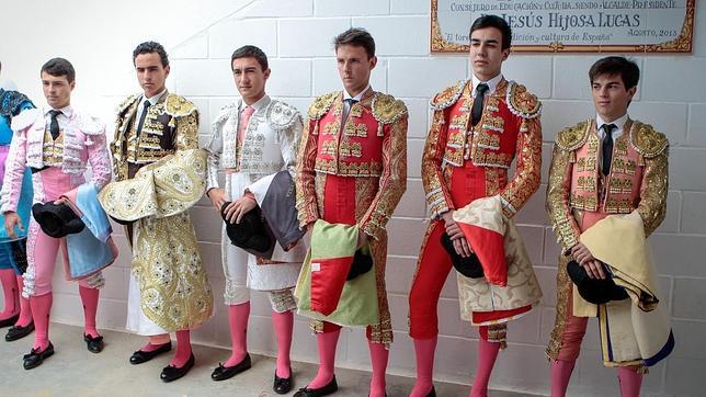 Abraham Reina, triunfador del certamen «Alfarero de plata»