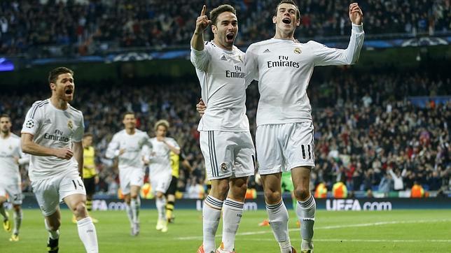 Bale celebra con Carvajal su tanto ante el Borussia en la ida de cuartos