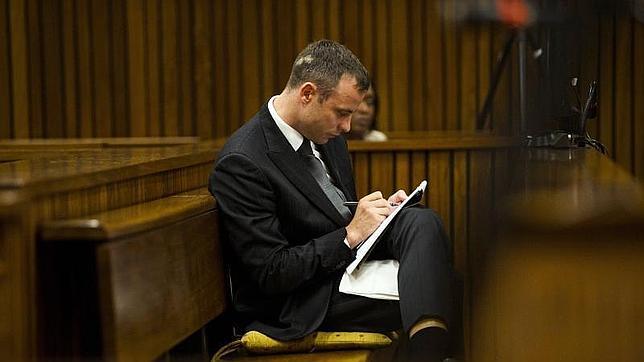Oscar Pistorius desmiente haber sido aleccionado para fingir sus emociones durante el juicio