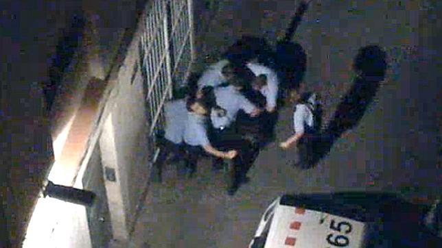 Benítez tenía la cabeza ensangrentada y la camisa rota tras la reducción de los Mossos