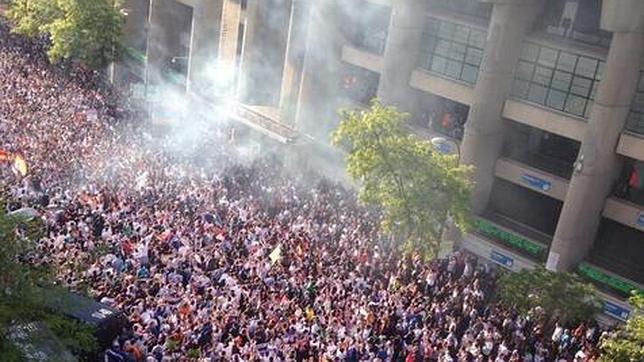 «Veinte mil personas bloquean al Madrid»