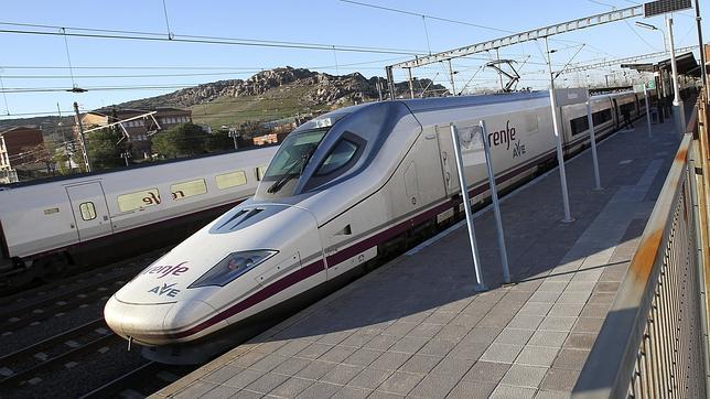 El AVE bate su récord histórico en Semana Santa con 1,04 millones de viajeros