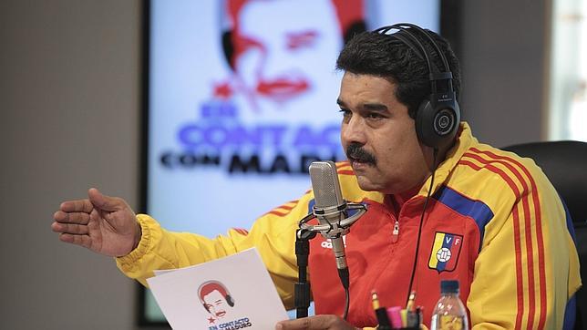 Maduro lanza su plan económico aumentando un 40 % el transporte público