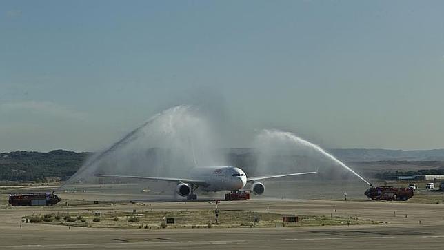 AENA prevé que Barajas mejore en abril las ganancias de viajeros de febrero y marzo