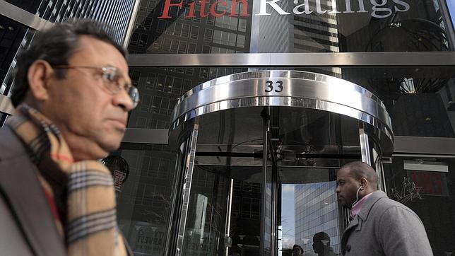 Fitch sigue los pasos de Moody's y mejora también un escalón el «rating» de España