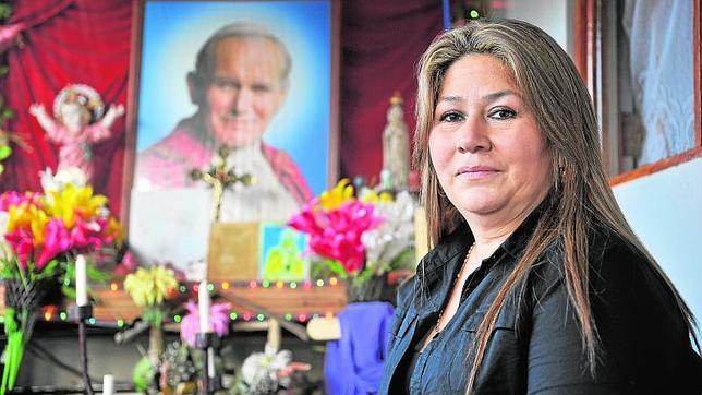 Floribeth Mora: «El milagro de Juan Pablo II me ha hecho valorar más la vida»