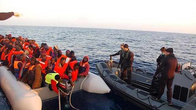 Italia rescata a más de 1.800 inmigrantes en los últimos días en las costas de Sicilia