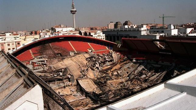 La cubierta derruida del edificio devastó el interior en pocos minutos