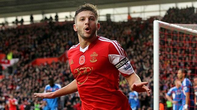 Adam Lallana celebra un gol con el Southampton