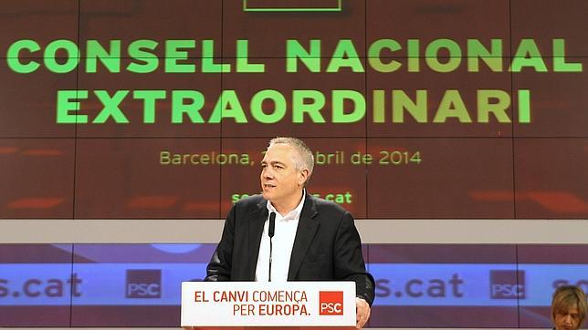 Navarro rehúye el choque con el sector catalanista del PSC