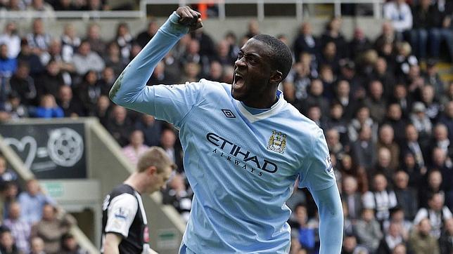 Yaya Touré en un partido con el Manchester City