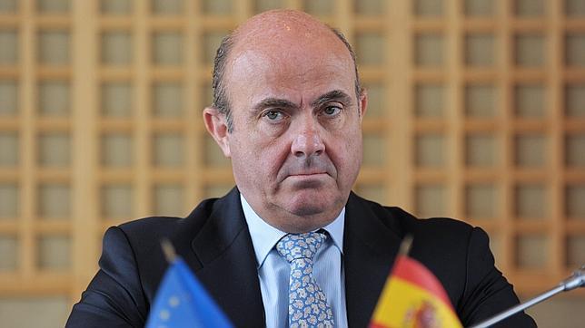 De Guindos: «Las empresas deben pagar impuestos allí donde obtienen beneficios»