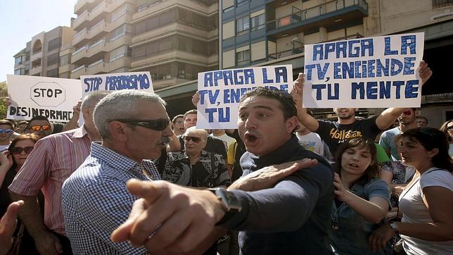 «Condenamos el racismo pero no se puede linchar a nadie por tirar un plátano»