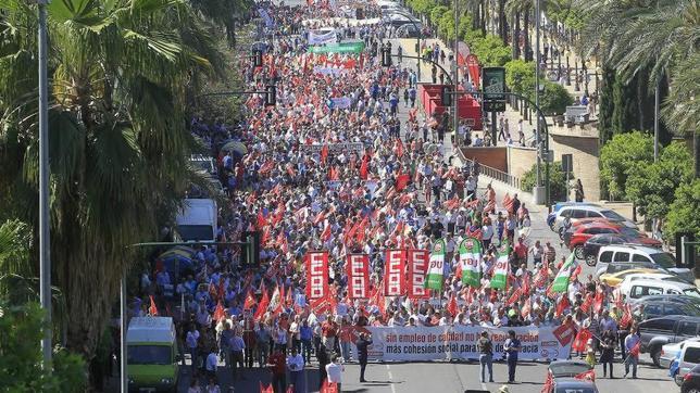 CC.OO. y UGT celebran el 1 de Mayo con guiños a la izquierda para el 25-M