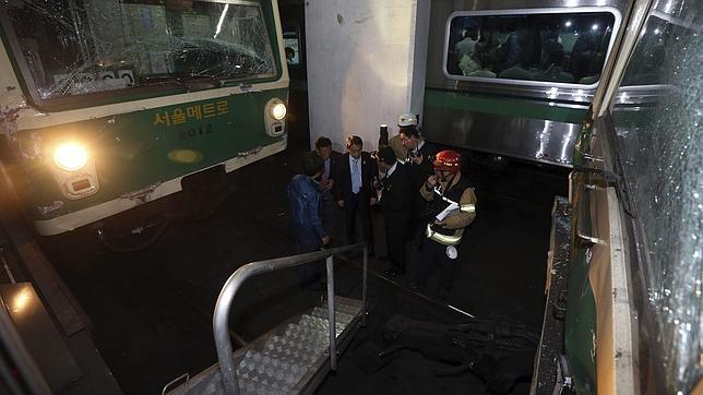 Al menos 170 heridos al chocar dos trenes en el metro de Seúl