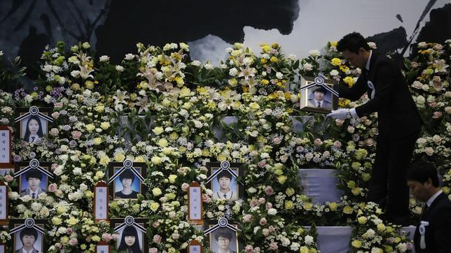 El ferry surcoreano Sewol llevaba el triple de su carga recomendada cuando naufragó
