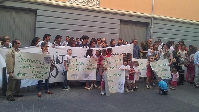 El TSJ recupera los descuentos en las tasas para familias numerosas