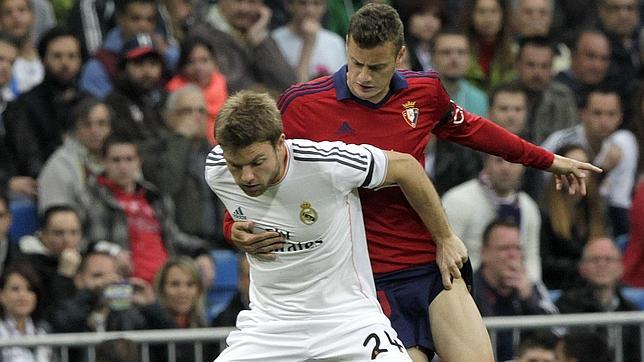 Illarra se juega en la Liga su titularidad en la final