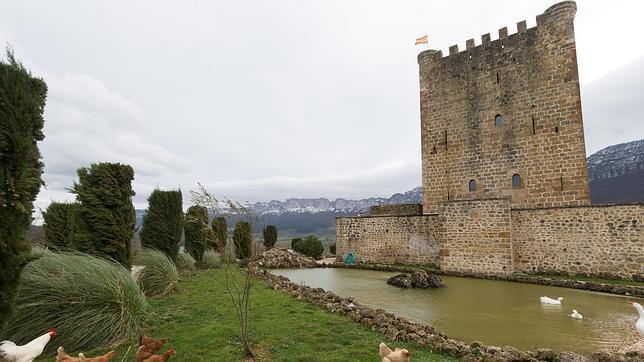 A la venta un castillo del siglo XIV que se limpia solo