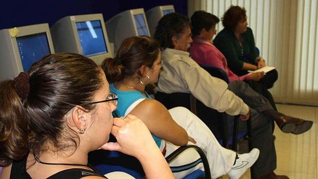 La Funcatra contrató a dedo todo el personal para una encomienda de Empleo