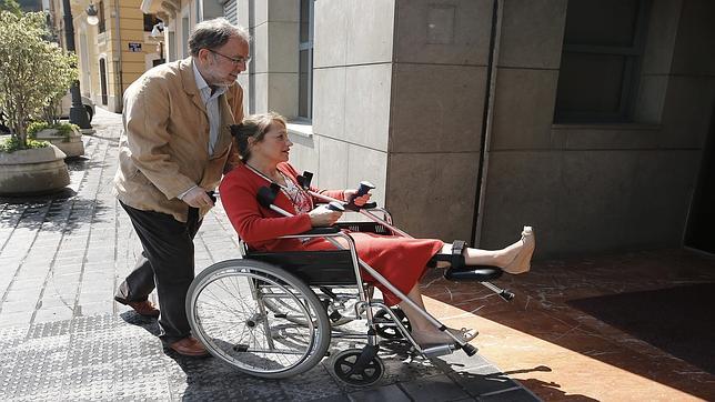 Una candidata del PSOE hará la campaña en silla de ruedas