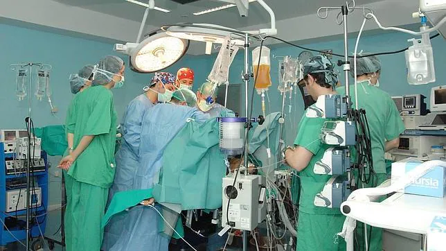 Se cumplen 30 años del primer trasplante de corazón con éxito en España
