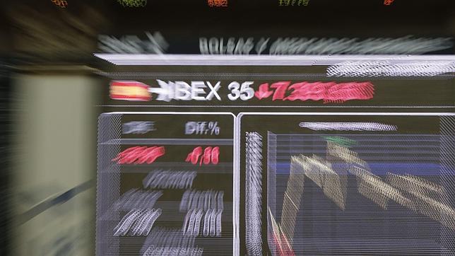 España coloca 4.557 millones de euros y baja el interés en las obligaciones a seis y 15 años