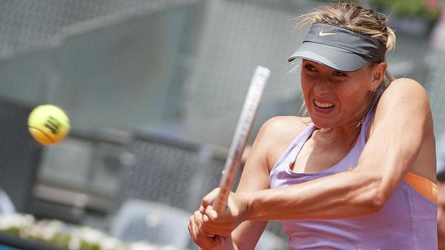 Sharapova resiste a Na Li para llegar a semifinales