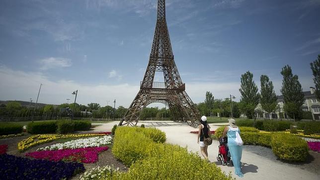El Parque Europa se viste con 52.000 flores para celebrar el Día de Europa