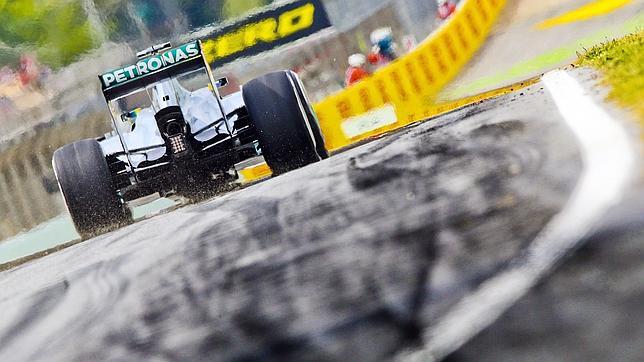 Hamilton otea el liderato