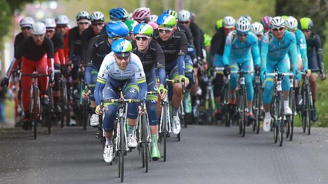 El Giro de Italia enfila hacia la montaña con Purito Rodríguez obligado a remontar