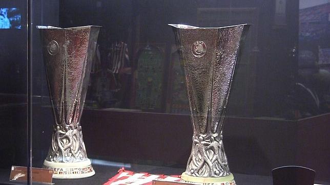 Los trofeos del Atleti a la espera de la Copa de Europa