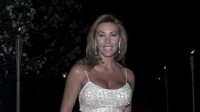 Norma Duval en una fiesta en su casa de Madrid en el año 2003