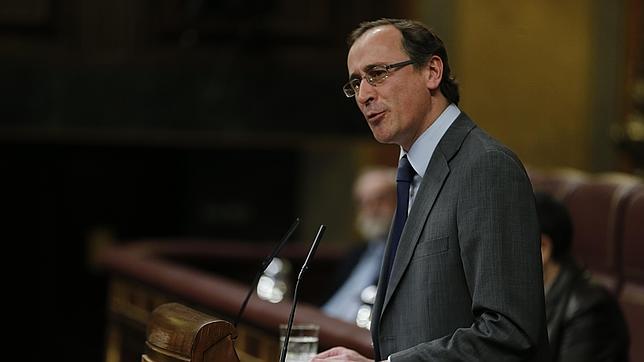 El portavoz del PP en el Congreso acompaña a Millán Mon en La Coruña