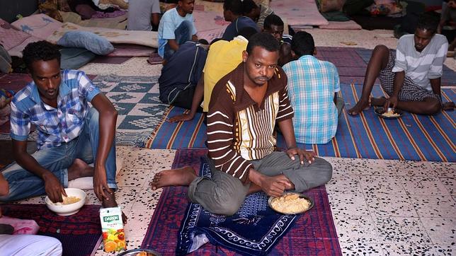 Las guerrillas libias se unen al hambre y la sed como amenaza de los emigrantes