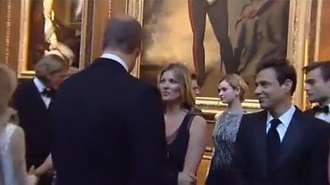 Así fue la conversación entre el Príncipe Guillermo y Kate Moss