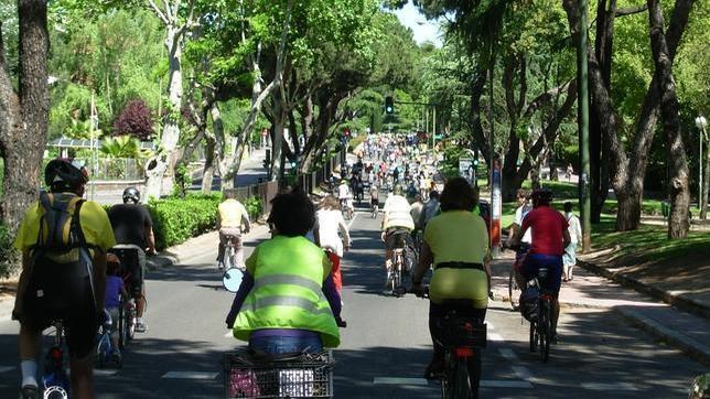 6 kilómetros de sombra y llanura hacen a la calle Arturo Soria la vía idónea para los amantes del running