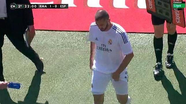 Benzema se retira con molestias ante el Español