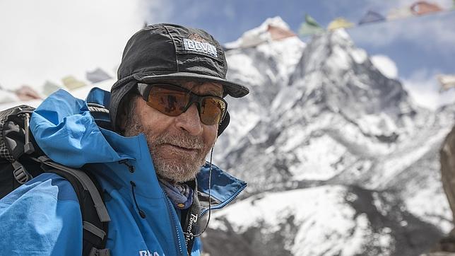 Carlos Soria corona el Kanchenjunga