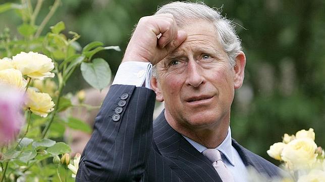 Traspié diplomático del príncipe Carlos: «Putin está haciendo en Ucrania lo mismo que Hitler»