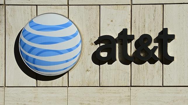AT&amp;T compra por 36.500 millones de euros Direct TV