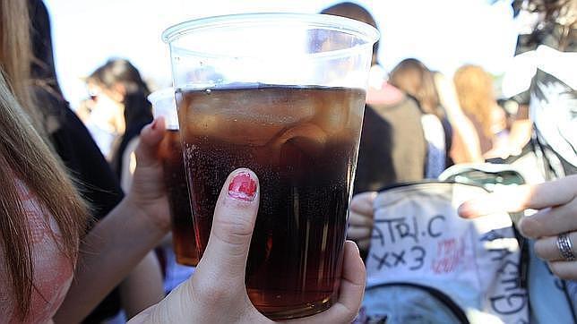 El botellón, una práctica habitual