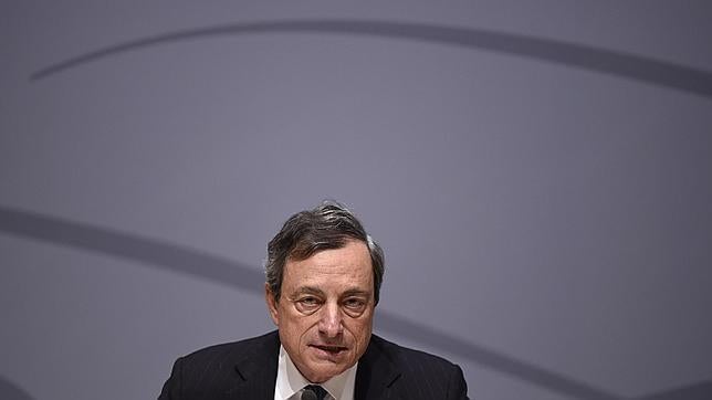 Martin Feldstein: «Un euro más débil por una Europa más fuerte»