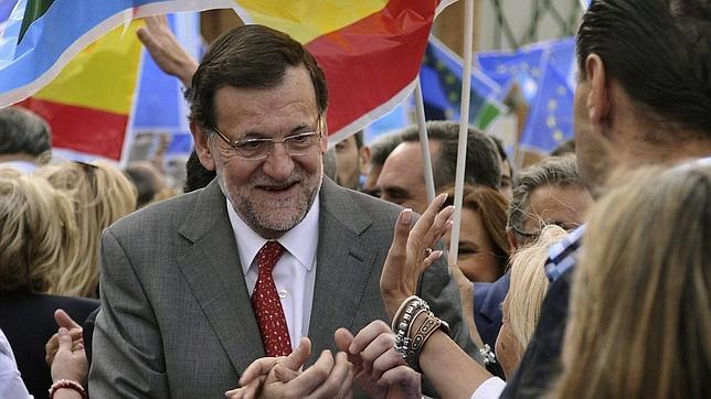 Rajoy: «El único riesgo ya es que vuelvan los socialistas» con sus políticas del pasado