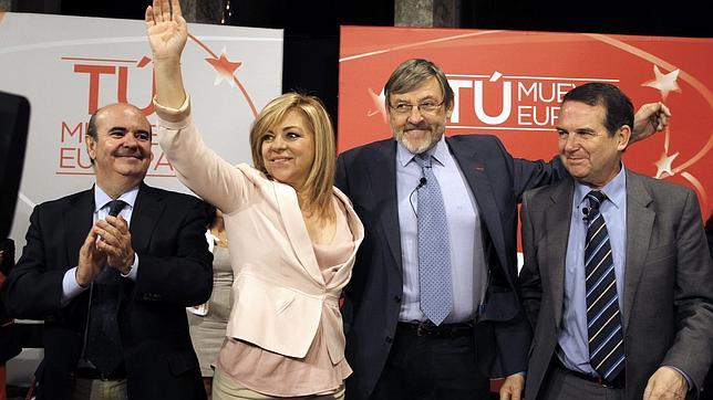 Valenciano: «Para que no perdamos las mujeres tienen que perder Cañete y Rajoy el día 25»