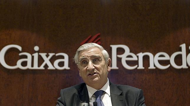 Un exdirectivo de Caixa Penedès acusa a Pagès de sobornarle con una pensión millonaria