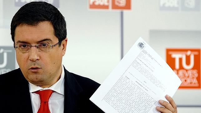 El PSOE inicia una ofensiva para impedir el nombramiento de Arias Cañete como comisario europeo