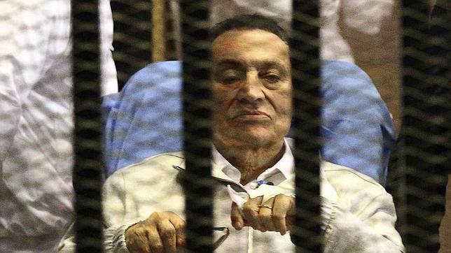 Condenan a Mubarak a tres años de cárcel por malversación de fondos públicos